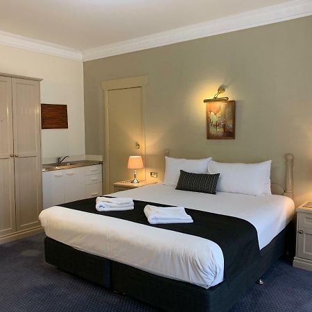 Heritage Motor Inn Goulburn Ngoại thất bức ảnh