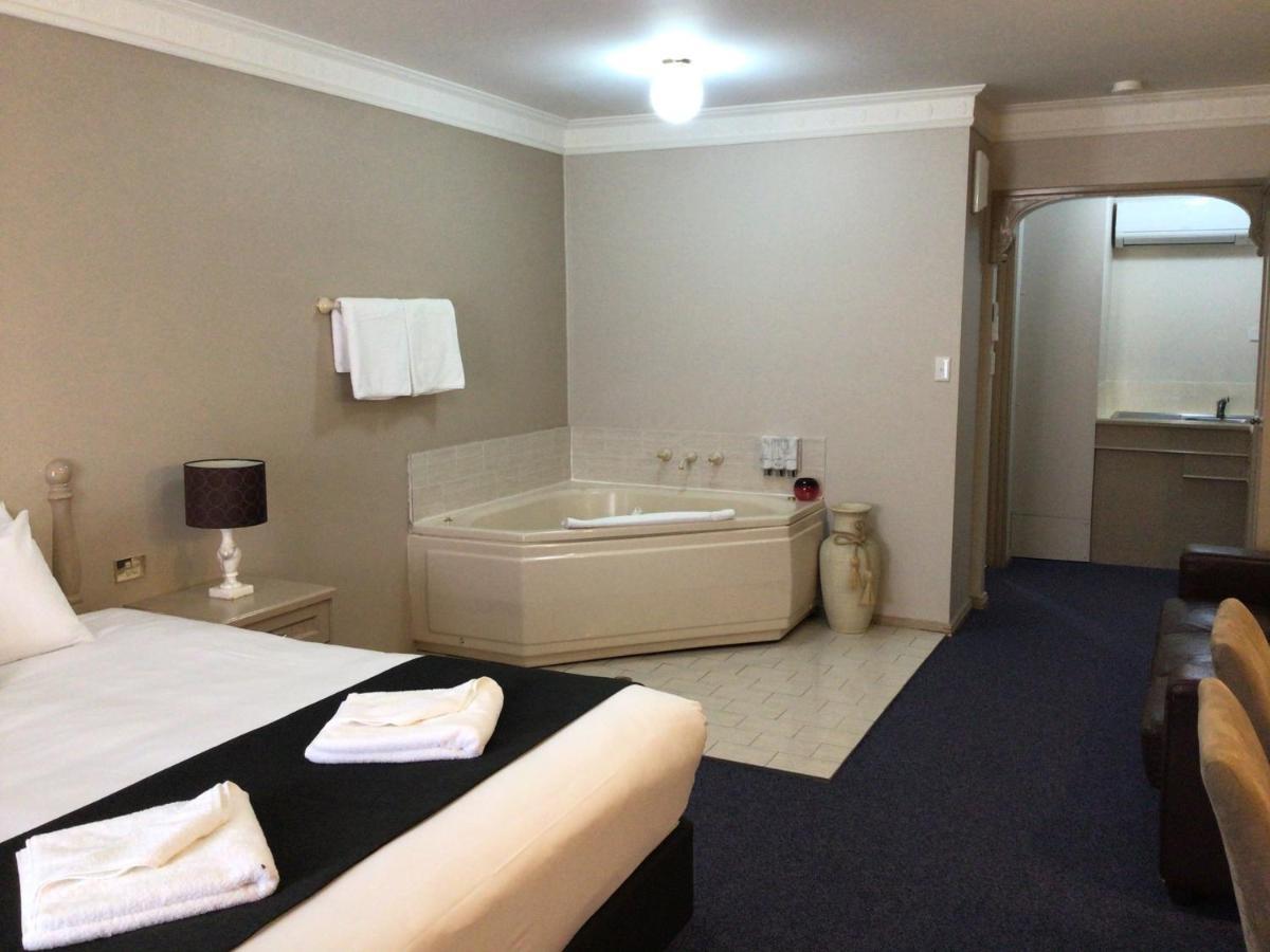 Heritage Motor Inn Goulburn Ngoại thất bức ảnh