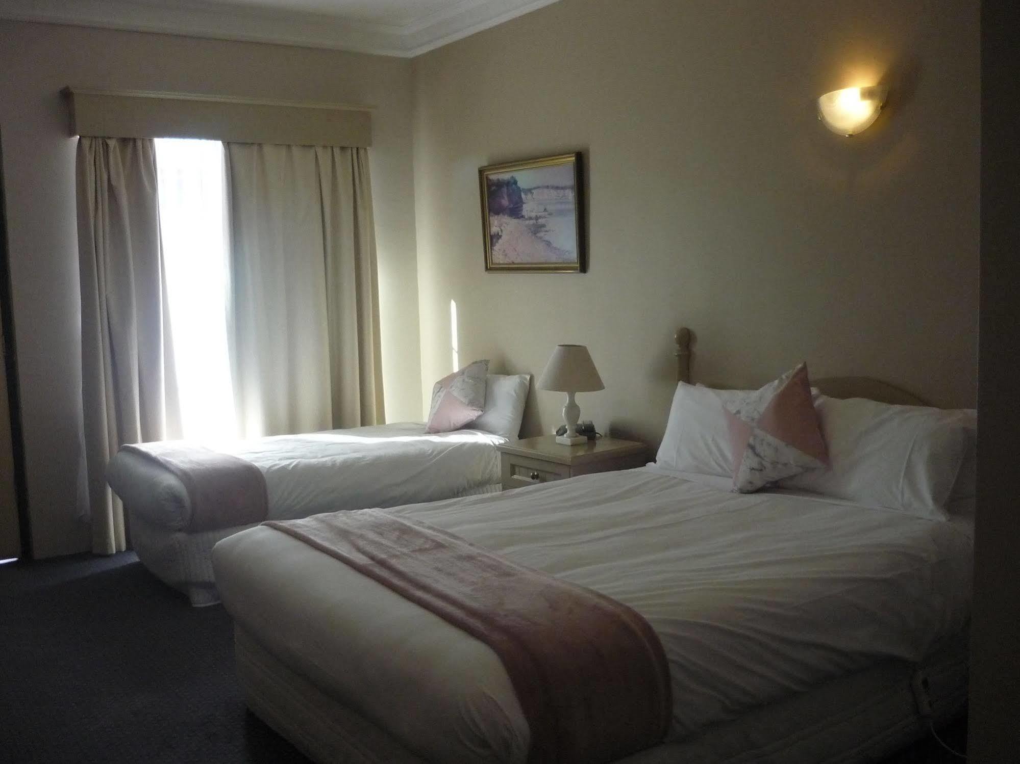 Heritage Motor Inn Goulburn Ngoại thất bức ảnh