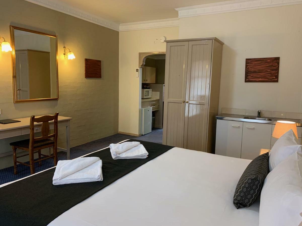Heritage Motor Inn Goulburn Ngoại thất bức ảnh