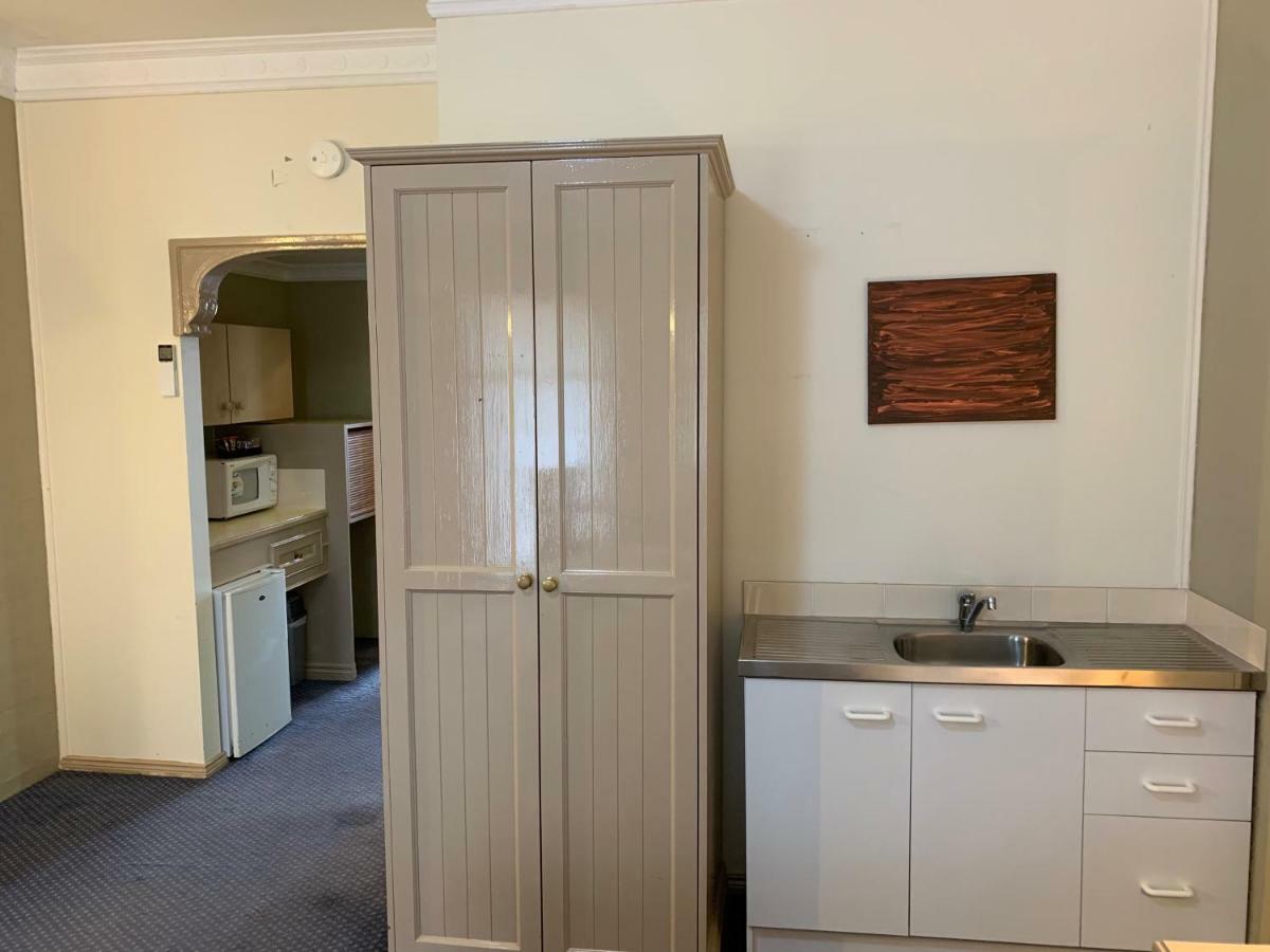 Heritage Motor Inn Goulburn Ngoại thất bức ảnh
