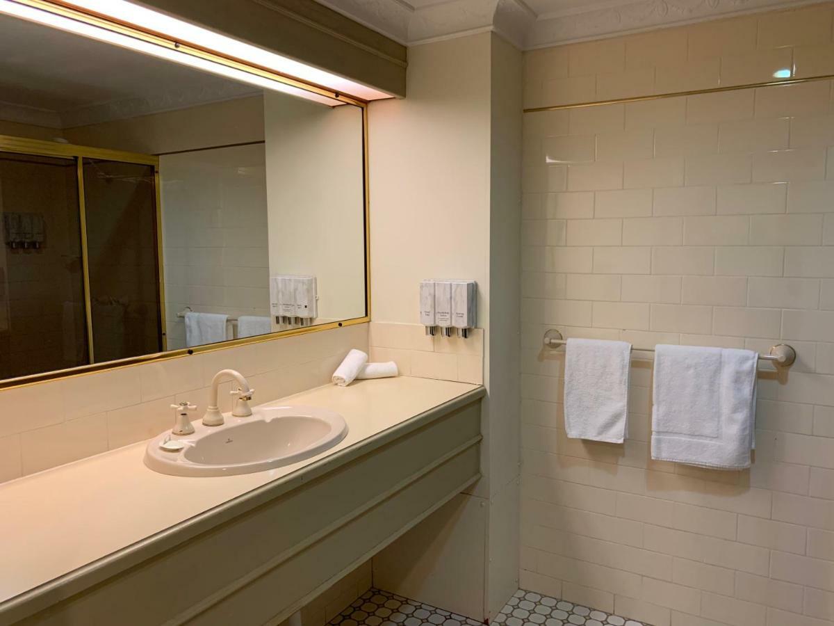 Heritage Motor Inn Goulburn Ngoại thất bức ảnh